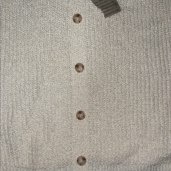 Mine Ivory Button-Front Ruffle Top - Picture 3 of 6